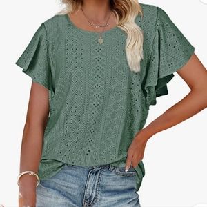 Crewneck t-shirt with ruffle sleeve small